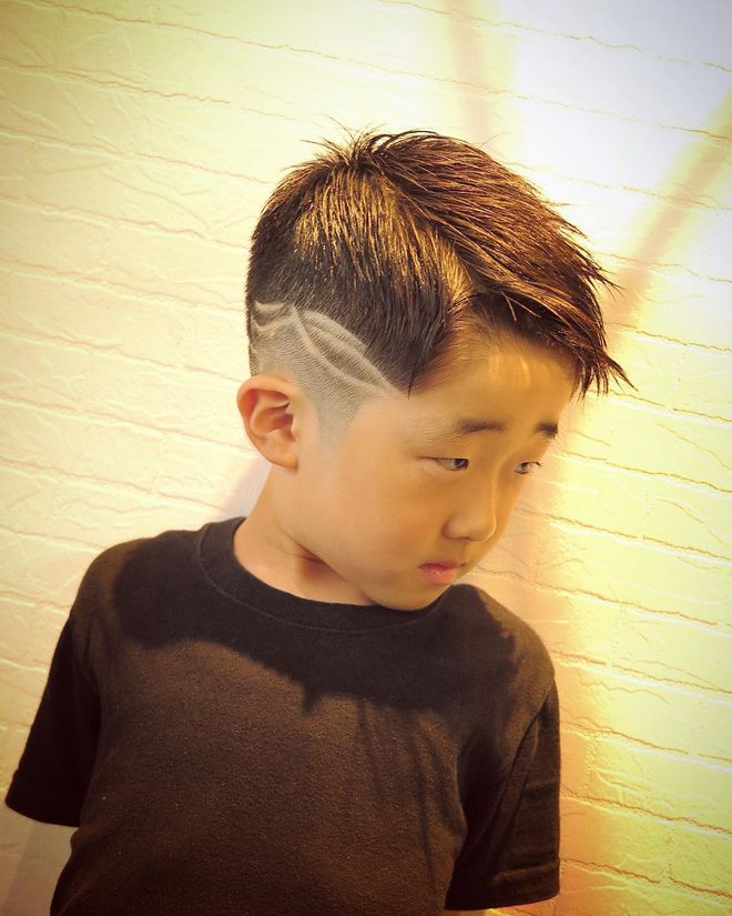 男孩剪發(fā)視頻簡單發(fā)型_視頻剪教程男孩頭發(fā)怎么剪_男孩剪頭發(fā)教程視頻